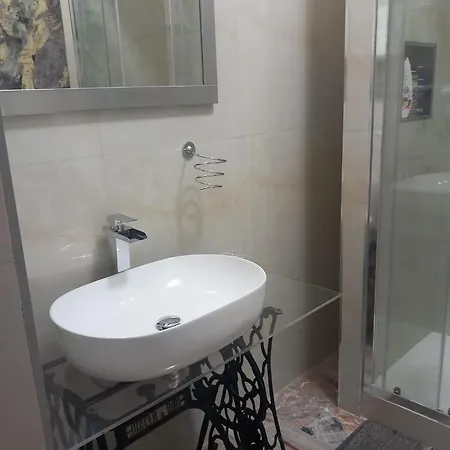 Lussuoso Oda ve Kahvaltı 3*