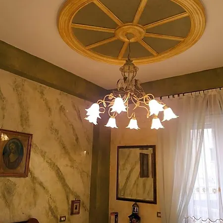 Oda ve Kahvaltı Lussuoso 4*