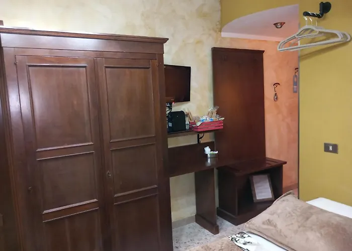 Lussuoso לינה וארוחת בוקר 3*