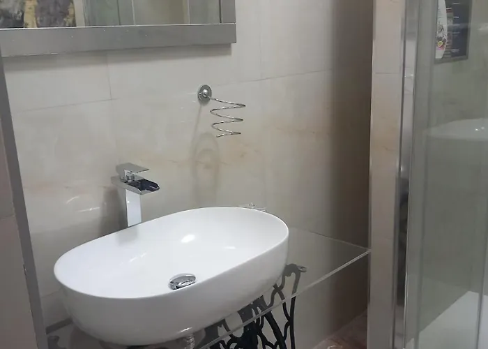 Lussuoso לינה וארוחת בוקר 3*